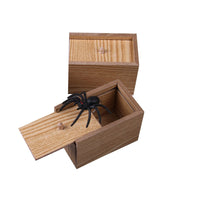 Prank Insects Scare Wooden Box - Humans Are Funny